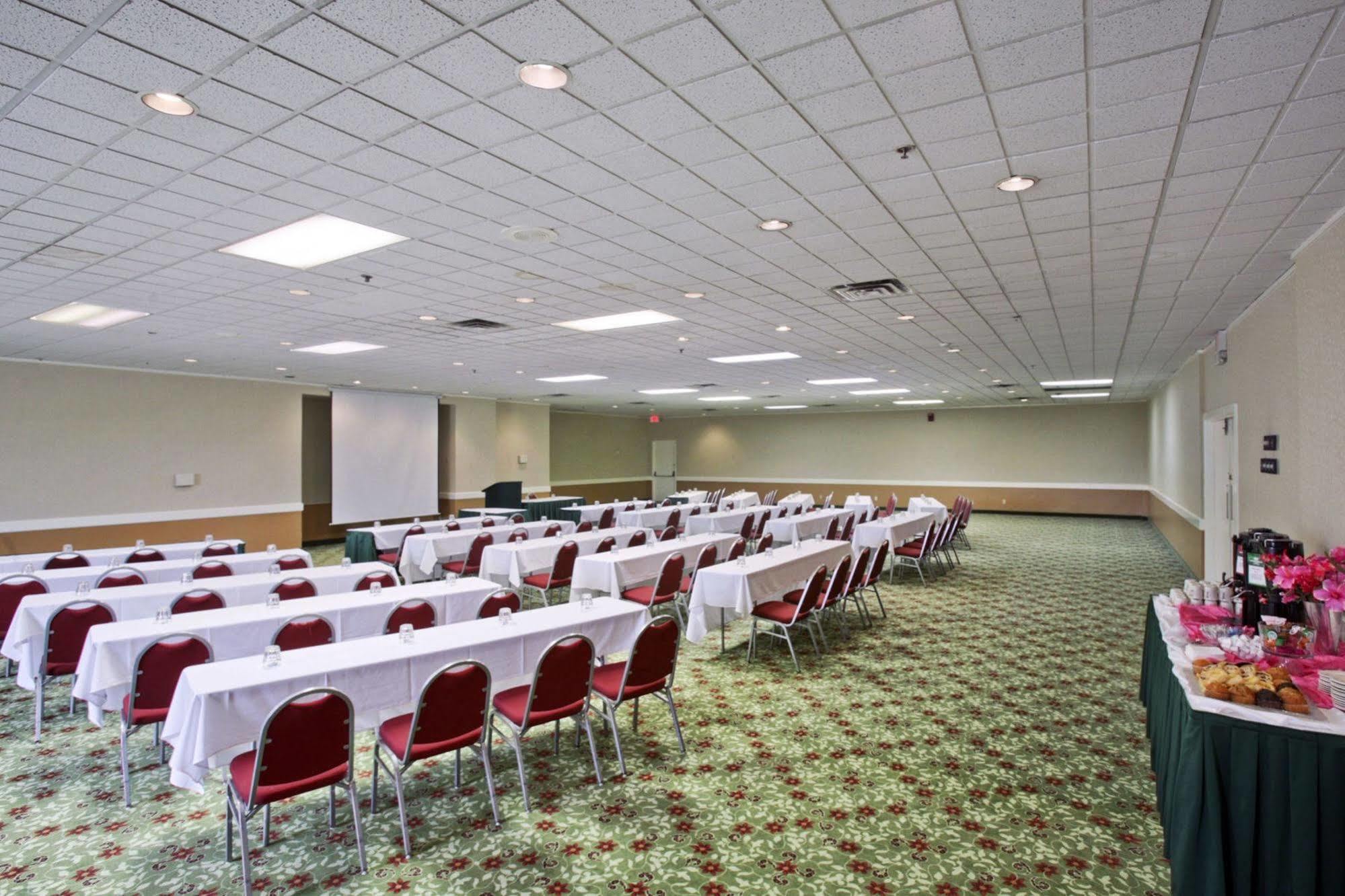 Clarion Hotel Lansing Exterior photo